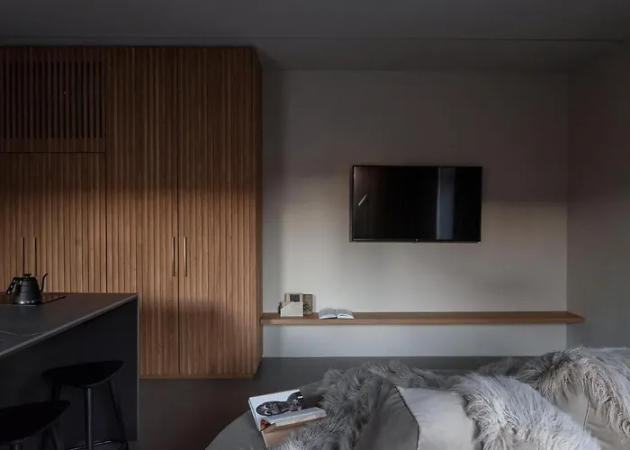 מלון דירות Boheme House 4*